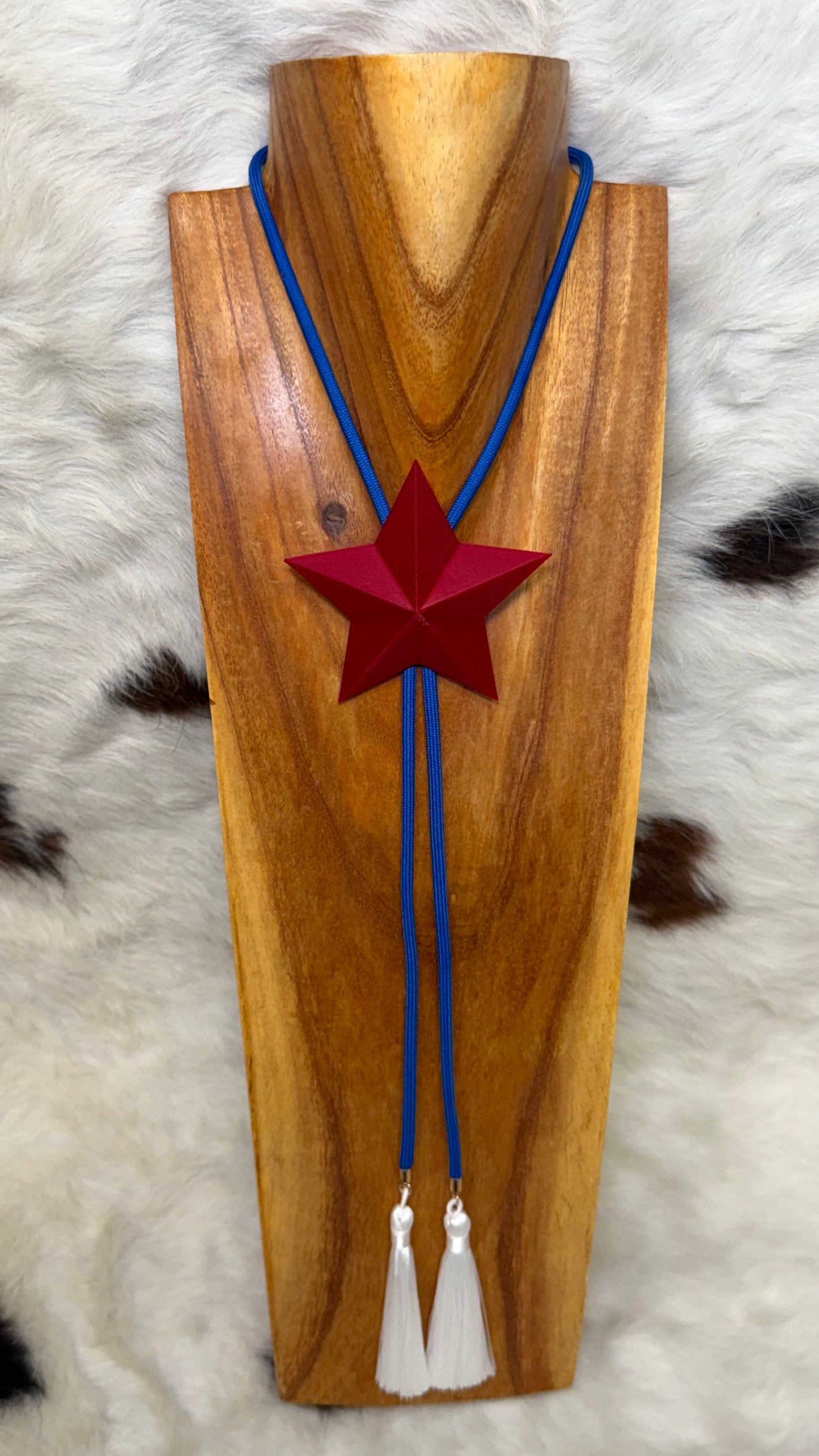 Red Star Adjustable Bolo