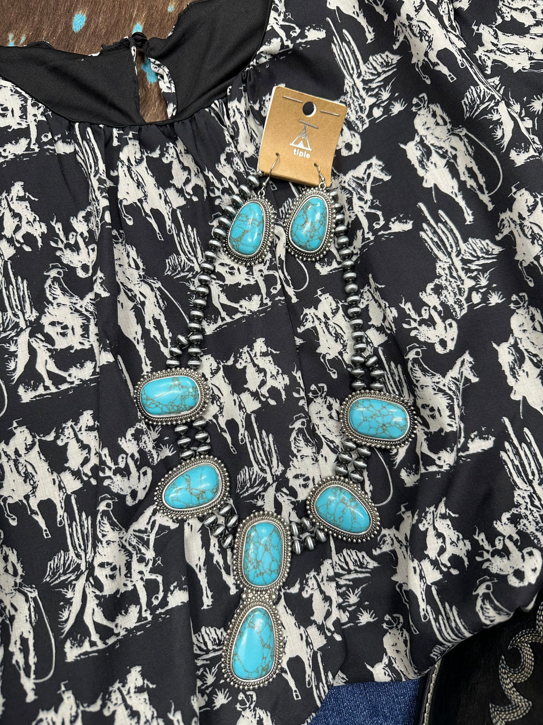 Turquoise Necklace/ Earrings Set