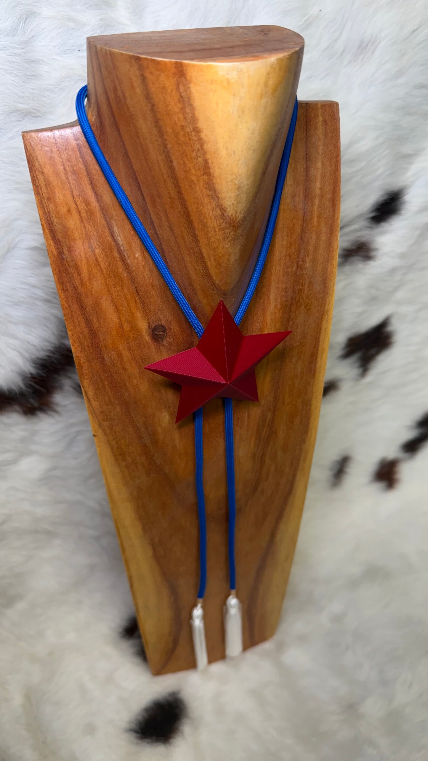 Red Star Adjustable Bolo