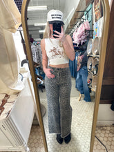 Load image into Gallery viewer, High Rise Leopard Denim Jeans
