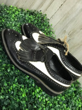 Load image into Gallery viewer, ANTIQUE MENS GOLF SHOES
